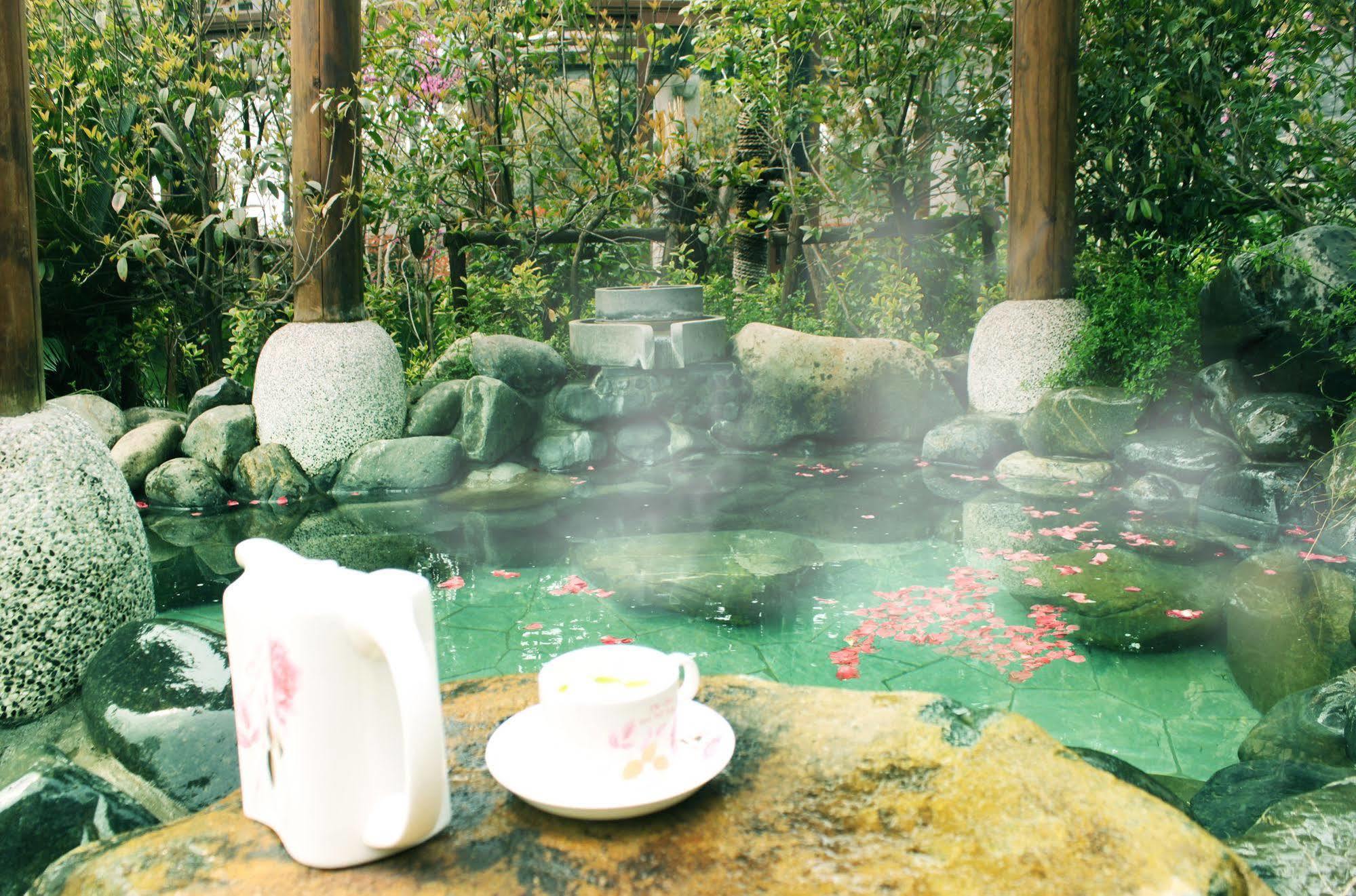 Suzhou Phoenix Hotspring Resort Zhangjiagang Exterior foto